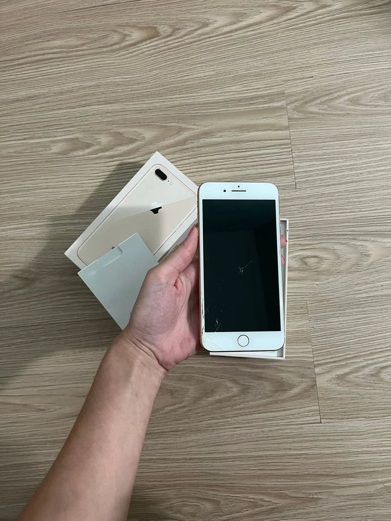iPhone 8 PLUS